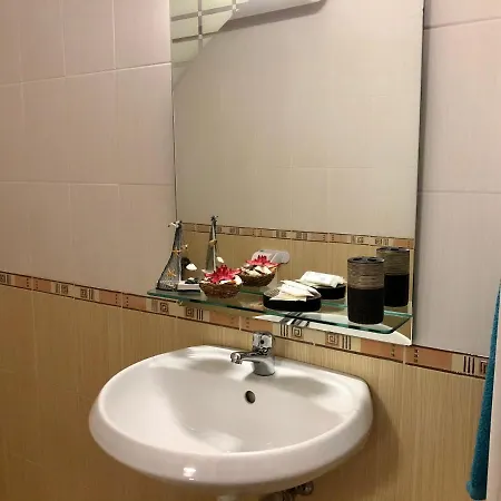 Boulevard Apartment