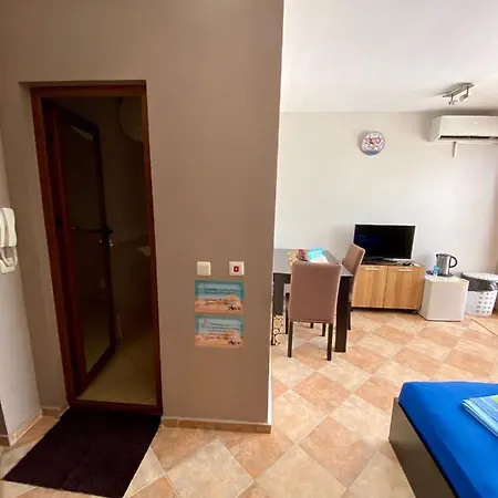 Boulevard Apartment
