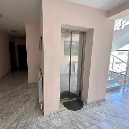Apartment Boulevard *