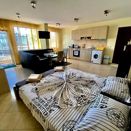 Boulevard Apartment Tsarevo