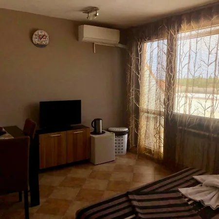 Boulevard Apartment